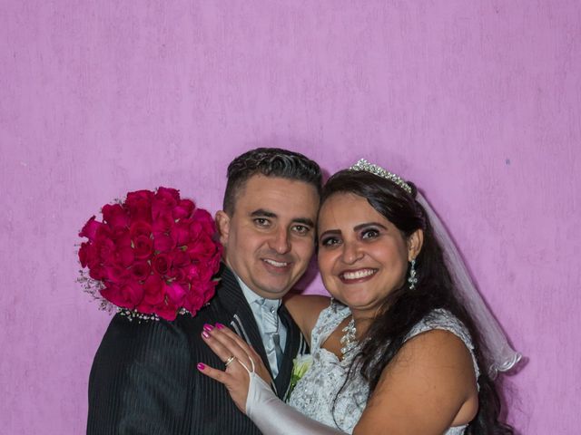O casamento de Leandro e Luciana em Belo Horizonte, Minas Gerais 24