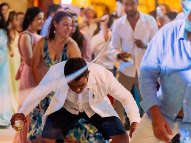 O casamento de Rafaela e Caiaque em Salvador, Bahia 77