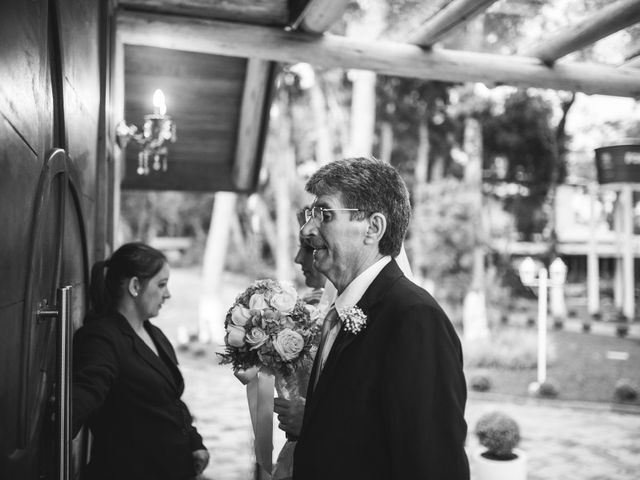 O casamento de Tiago e Rebeca  em Curitiba, Paraná 16