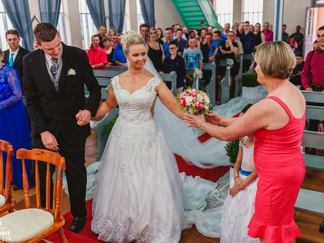 O casamento de Eduardo e Janaira em São Pedro da Serra, Rio Grande do Sul 32