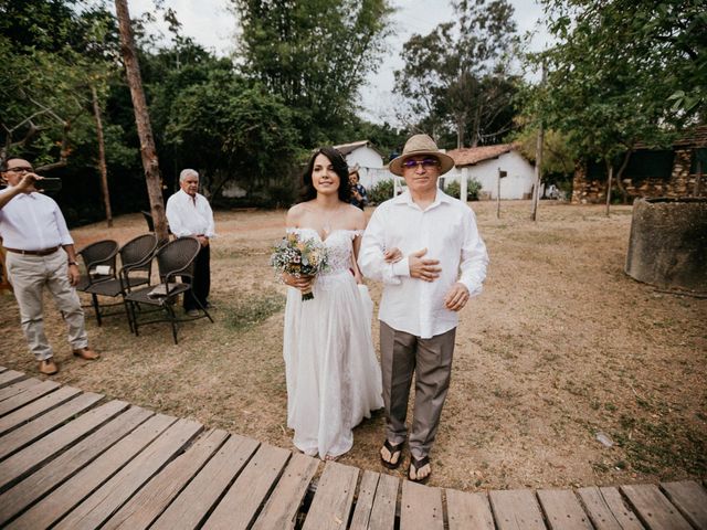 O casamento de Enio e Tathianna em Alto Paraíso de Goiás, Goiás 15