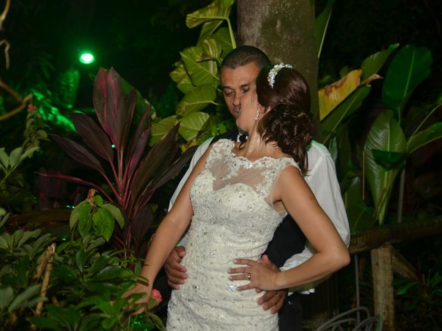 O casamento de André e Evelyn  em São Gonçalo, Rio de Janeiro 27