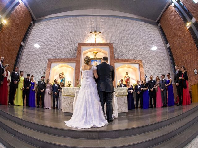 O casamento de Afonso e Fernanda em Porto Alegre, Rio Grande do Sul 37