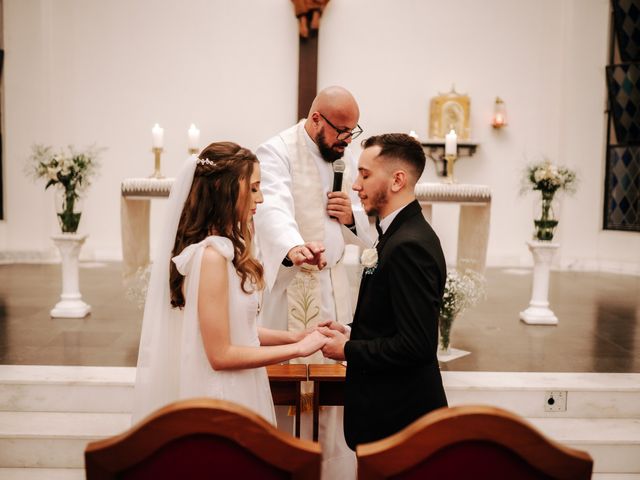 O casamento de Gabriel e Paola em Porto Alegre, Rio Grande do Sul 27