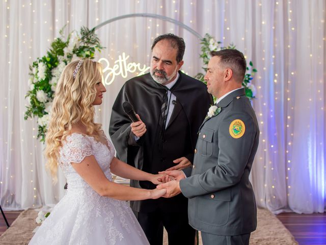 O casamento de Guilherme e Monique em Almirante Tamandaré, Paraná 20