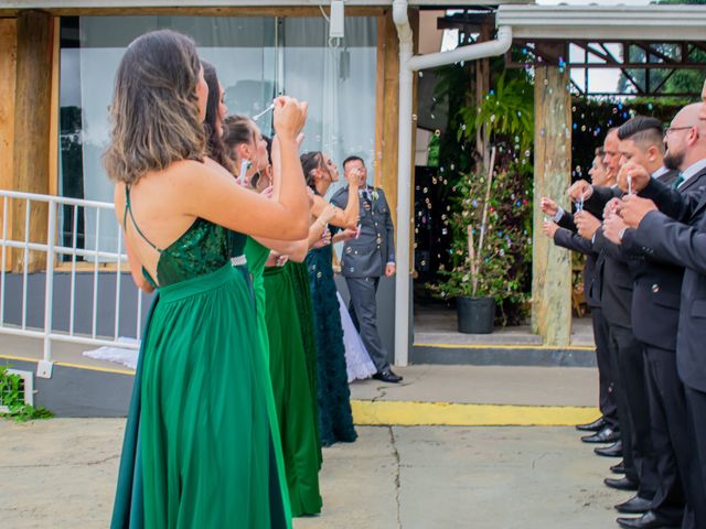 O casamento de Guilherme e Monique em Almirante Tamandaré, Paraná 26