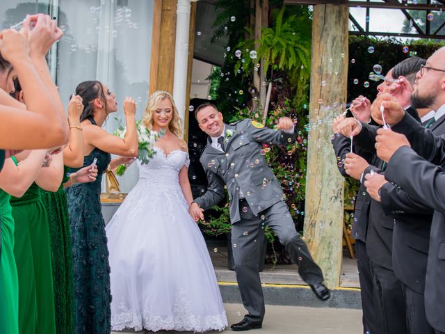 O casamento de Guilherme e Monique em Almirante Tamandaré, Paraná 27