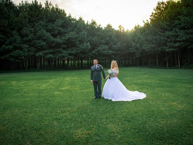 O casamento de Guilherme e Monique em Almirante Tamandaré, Paraná 43