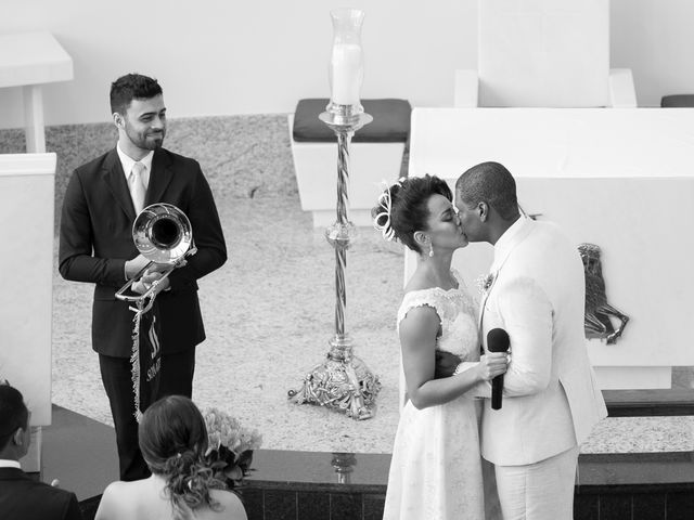 O casamento de Carlos e Izabel em Vila Velha, Espírito Santo 24