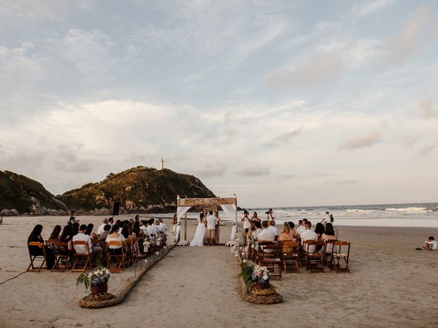 O casamento de Vinicius e Mayara em Ilha do Mel, Paraná 1