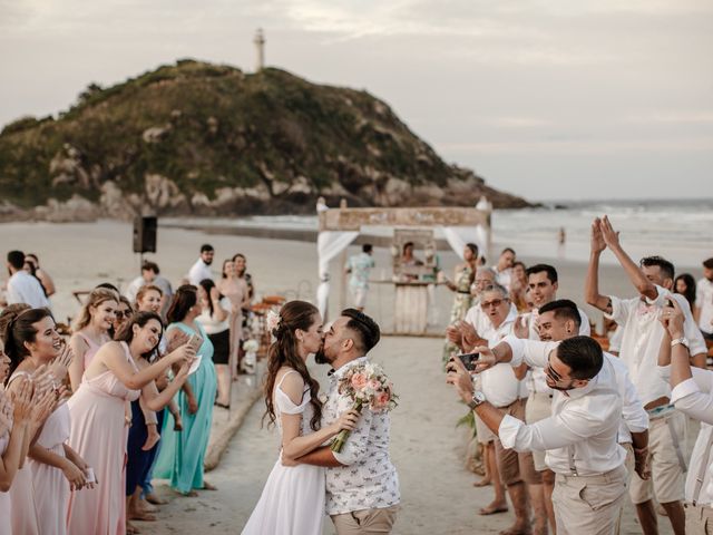 O casamento de Vinicius e Mayara em Ilha do Mel, Paraná 2