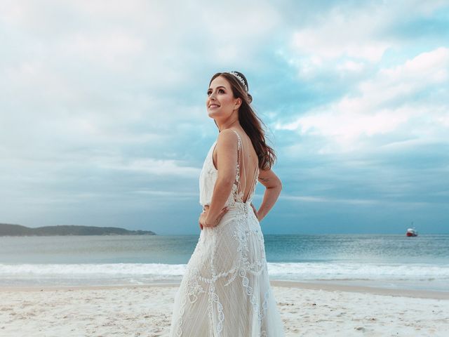 O casamento de Junior e Danielle em Bombinhas, Santa Catarina 20