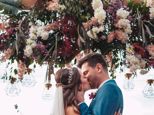 O casamento de Junior e Danielle em Bombinhas, Santa Catarina 24