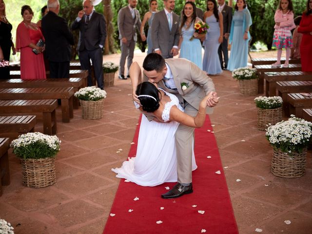 O casamento de Cristian e Fernanda em Sapiranga, Rio Grande do Sul 24