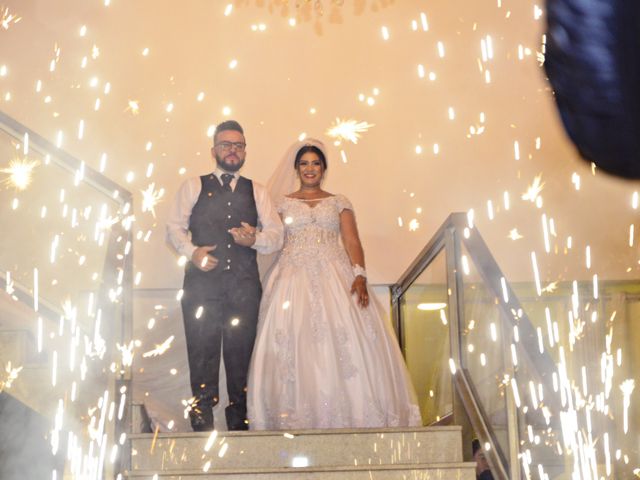 O casamento de Jhonatan e Renata em Carapicuíba, São Paulo Estado 40