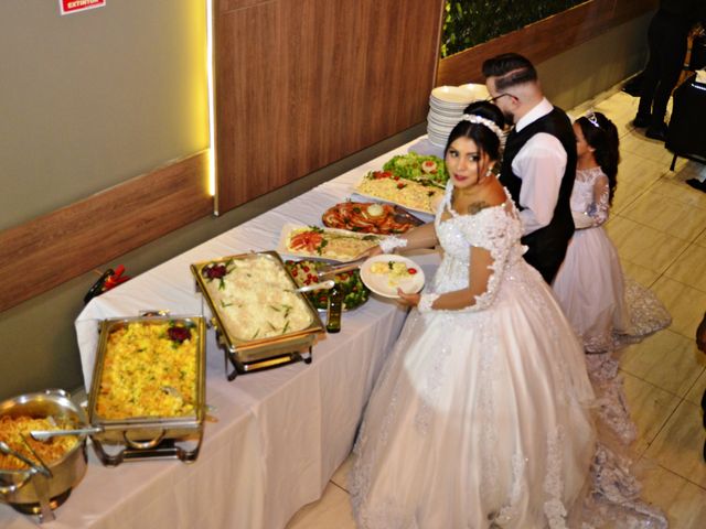 O casamento de Jhonatan e Renata em Carapicuíba, São Paulo Estado 48