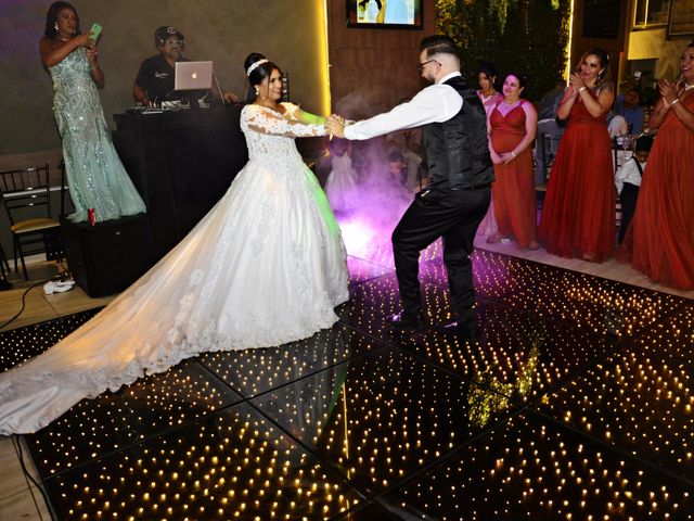 O casamento de Jhonatan e Renata em Carapicuíba, São Paulo Estado 56