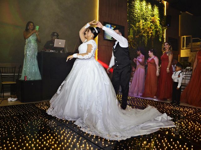 O casamento de Jhonatan e Renata em Carapicuíba, São Paulo Estado 57