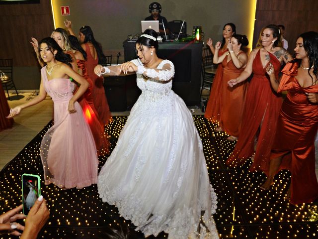 O casamento de Jhonatan e Renata em Carapicuíba, São Paulo Estado 62