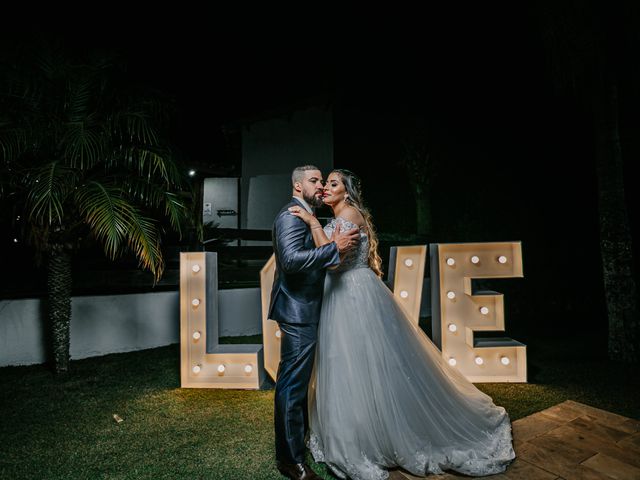 O casamento de Alexandre e Silmare em Embu, São Paulo 10