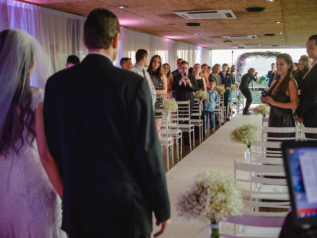 O casamento de Gustavo e Loriane em Itapema, Santa Catarina 17