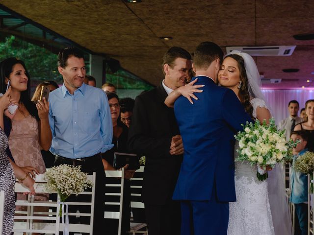 O casamento de Gustavo e Loriane em Itapema, Santa Catarina 21