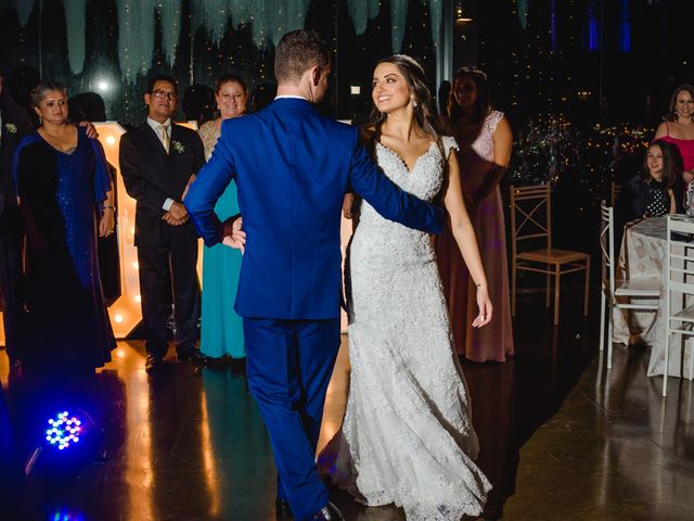 O casamento de Gustavo e Loriane em Itapema, Santa Catarina 33