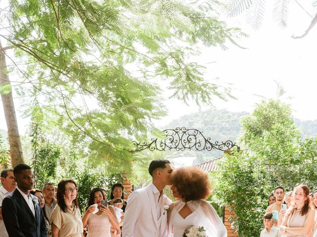 O casamento de Ives e Eduarda em Santa Cruz da Serra, Rio de Janeiro 41