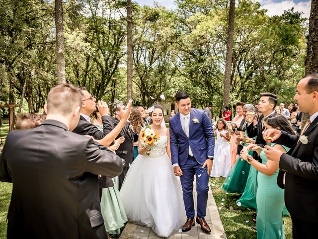O casamento de Victor e Jenifer em Curitiba, Paraná 15