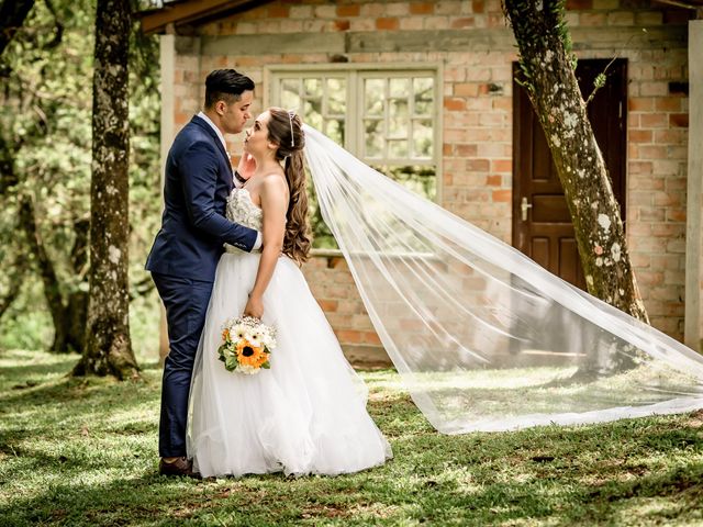 O casamento de Victor e Jenifer em Curitiba, Paraná 24