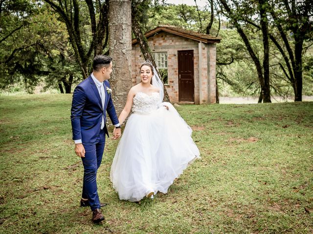 O casamento de Victor e Jenifer em Curitiba, Paraná 29