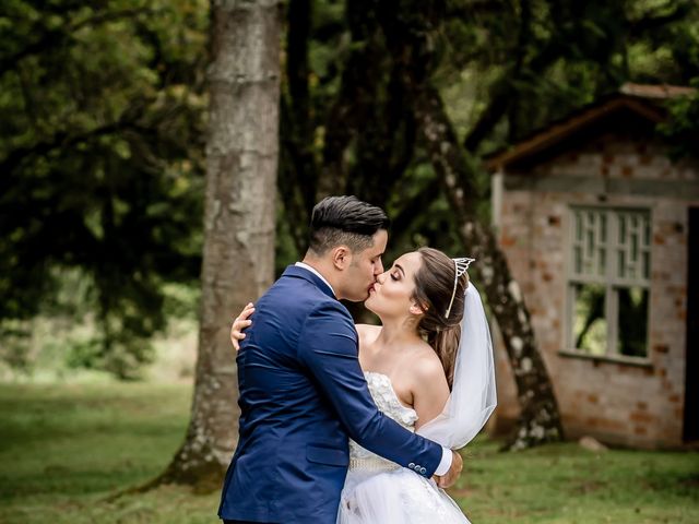 O casamento de Victor e Jenifer em Curitiba, Paraná 30