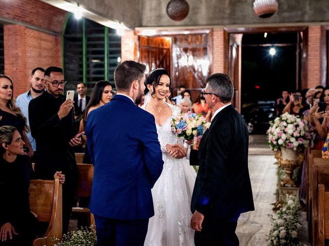 O casamento de Tiago e Adrielle em Valparaíso de Goiás, Goiás 12