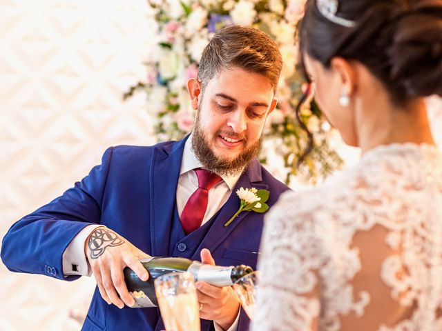 O casamento de Tiago e Adrielle em Valparaíso de Goiás, Goiás 43