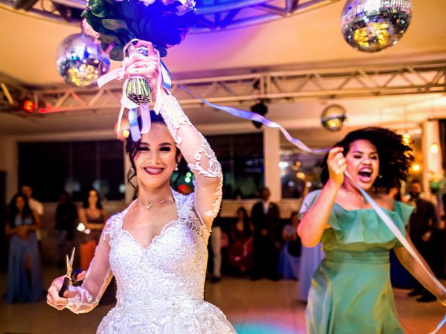 O casamento de Tiago e Adrielle em Valparaíso de Goiás, Goiás 69