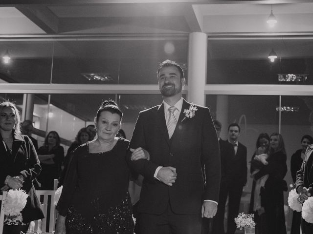 O casamento de Rodrigo e Fernanda em Novo Hamburgo, Rio Grande do Sul 33
