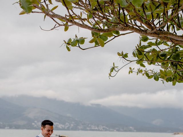 O casamento de Thiago  e Larissa em São Sebastião, São Paulo Estado 4