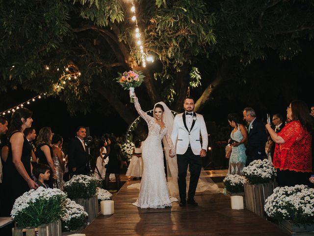 O casamento de Léo e Rafa em Confins, Minas Gerais 18