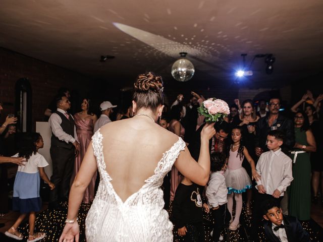 O casamento de Flavio e Amanda em Cotia, São Paulo Estado 39