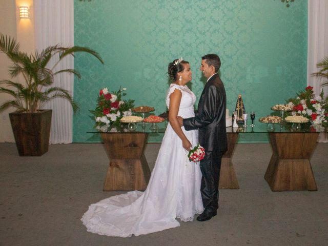 O casamento de Carlos e Viviane em Cipotânea, Minas Gerais 16