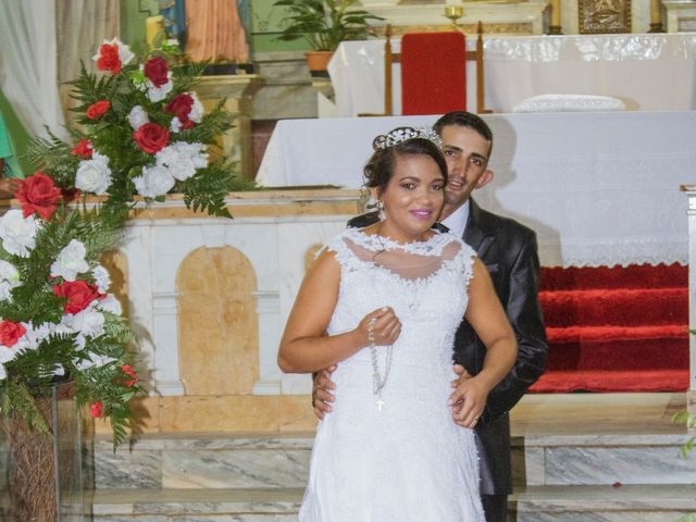 O casamento de Carlos e Viviane em Cipotânea, Minas Gerais 28