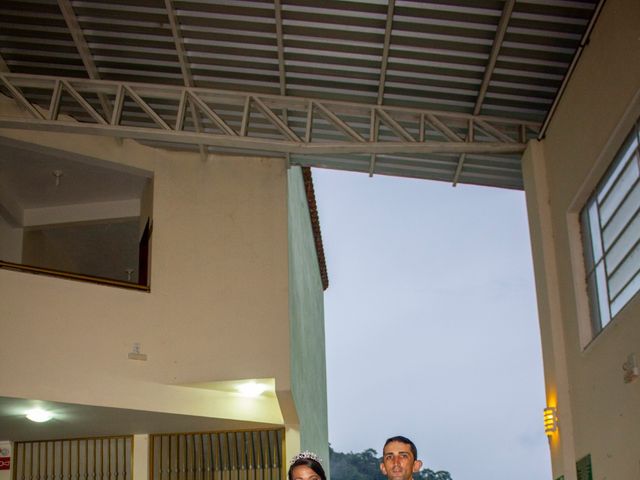 O casamento de Carlos e Viviane em Cipotânea, Minas Gerais 35