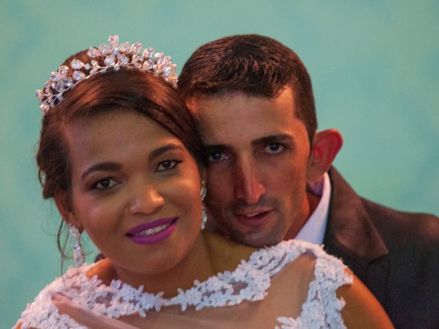 O casamento de Carlos e Viviane em Cipotânea, Minas Gerais 36