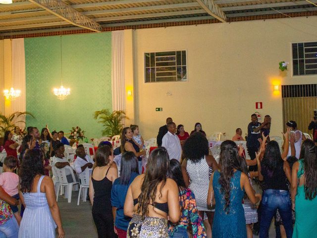 O casamento de Carlos e Viviane em Cipotânea, Minas Gerais 42