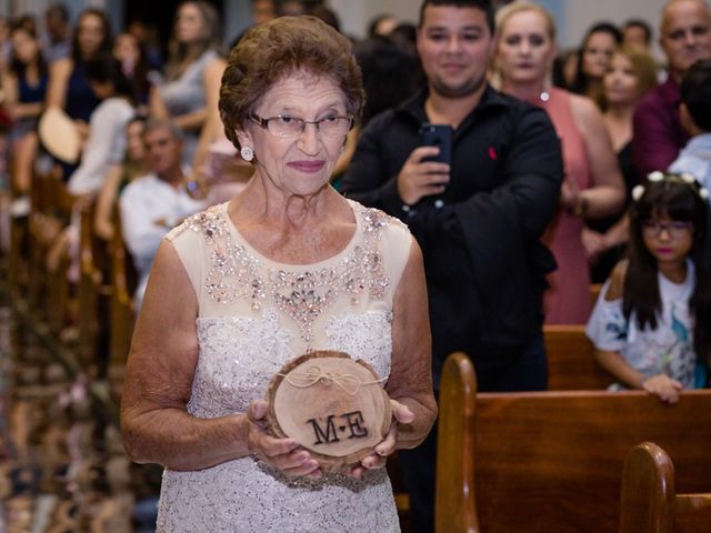 O casamento de Everton e Maiara em Dom Cavati, Minas Gerais 12