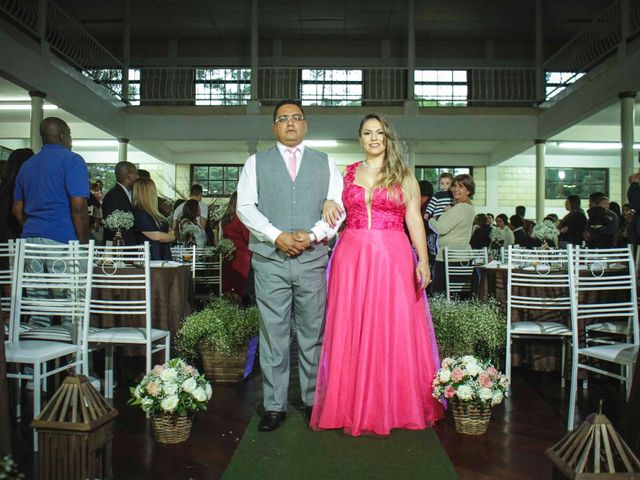 O casamento de Diogo e Larissa em Diadema, São Paulo 32