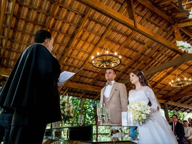 O casamento de Cristian e Isabelle em Curitiba, Paraná 75