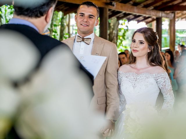 O casamento de Cristian e Isabelle em Curitiba, Paraná 76