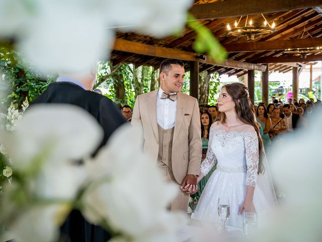 O casamento de Cristian e Isabelle em Curitiba, Paraná 84