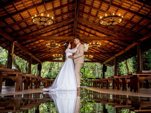 O casamento de Cristian e Isabelle em Curitiba, Paraná 116